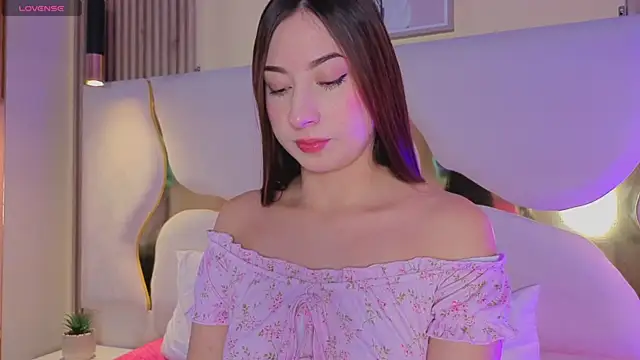 Snapshot of SofiJones_ chatting on 01-10-26, 12:23 SofiJones online show from 01-10-26, 12:23