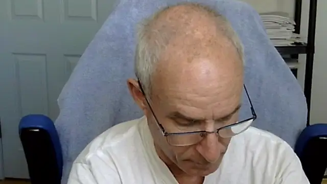 Snapshot of funone1999 chatting on 09-09-25, 10:42 funone1999 online show from 09-09-25, 10:42