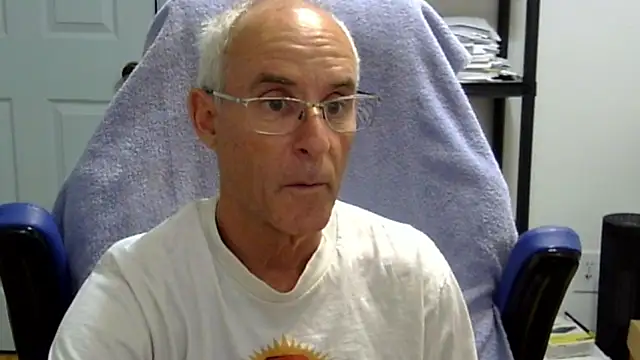 Snapshot of funone1999 chatting on 09-26-25, 12:47 funone1999 online show from 09-26-25, 12:47