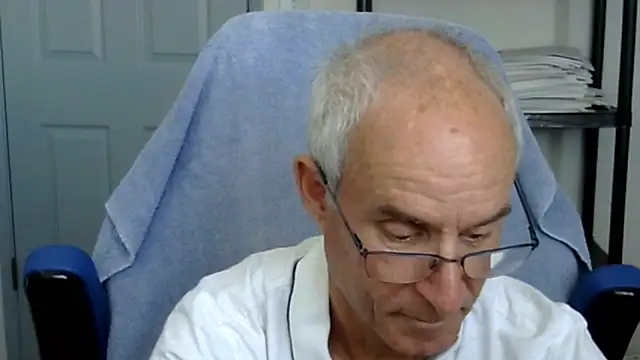 Snapshot of funone1999 chatting on 10-08-25, 07:44 funone1999 online show from 10-08-25, 07:44