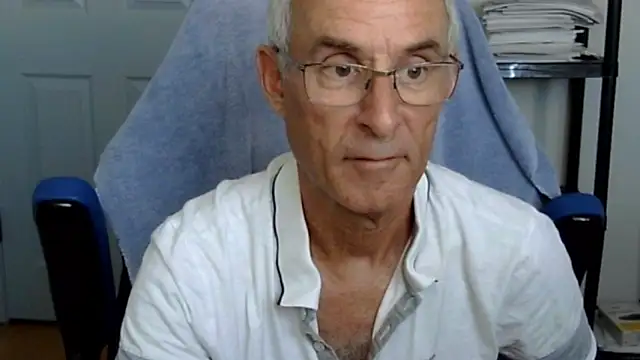 Snapshot of funone1999 chatting on 10-09-25, 09:57 funone1999 online show from 10-09-25, 09:57