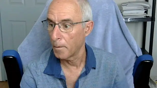 Snapshot of funone1999 chatting on 10-10-25, 09:03 funone1999 online show from 10-10-25, 09:03