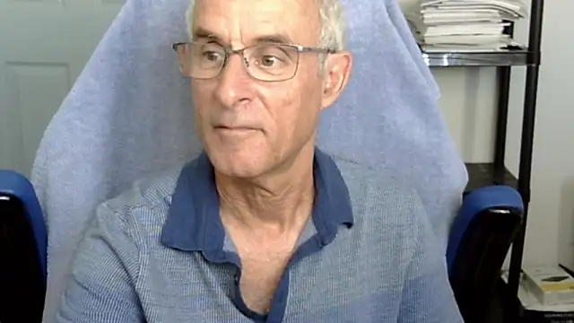 Snapshot of funone1999 chatting on 10-17-25, 10:01 funone1999 online show from 10-17-25, 10:01