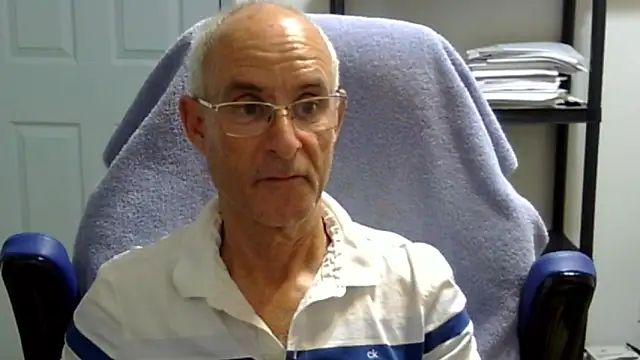 Snapshot of funone1999 chatting on 10-20-25, 01:06 funone1999 online show from 10-20-25, 01:06