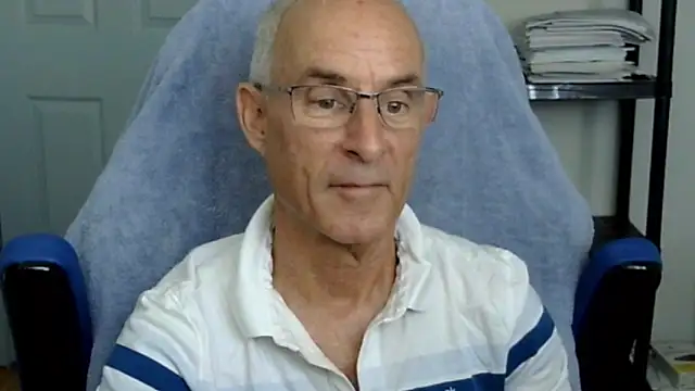 Snapshot of funone1999 chatting on 10-21-25, 06:52 funone1999 online show from 10-21-25, 06:52