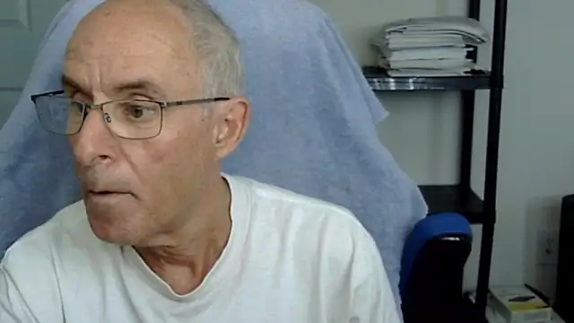 Snapshot of funone1999 chatting on 10-26-25, 06:14 funone1999 online show from 10-26-25, 06:14