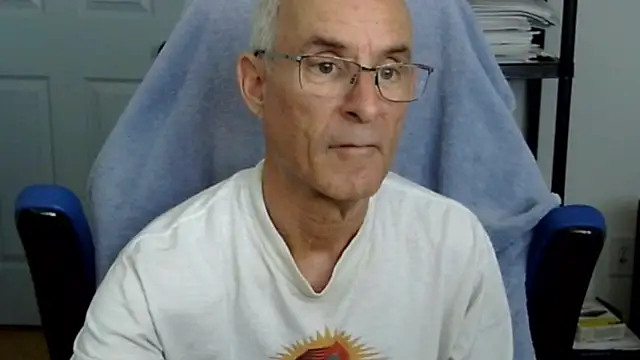 Snapshot of funone1999 chatting on 10-29-25, 06:20 funone1999 online show from 10-29-25, 06:20