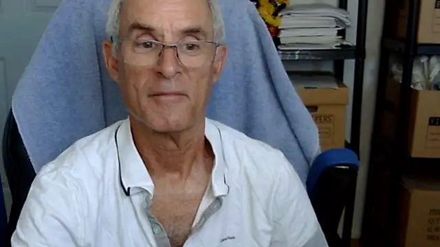 Snapshot of funone1999 chatting on 04-06-26, 10:22 funone1999 online show from 04-06-26, 10:22