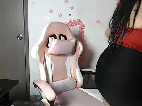 sophiadaza666 online show from 04-05-26, 12:30