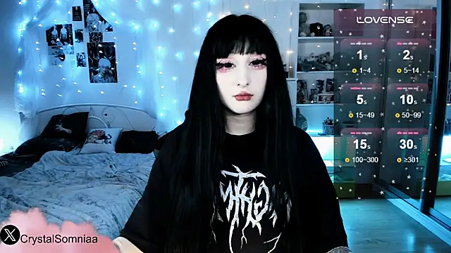 Snapshot of Crystal_somnia chatting on 12-20-25, 07:43 Crystal somnia online show from 12-20-25, 07:43