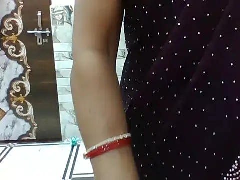 Snapshot of VNDANA_ chatting on 09-30-25, 06:18 VNDANA online show from 09-30-25, 06:18