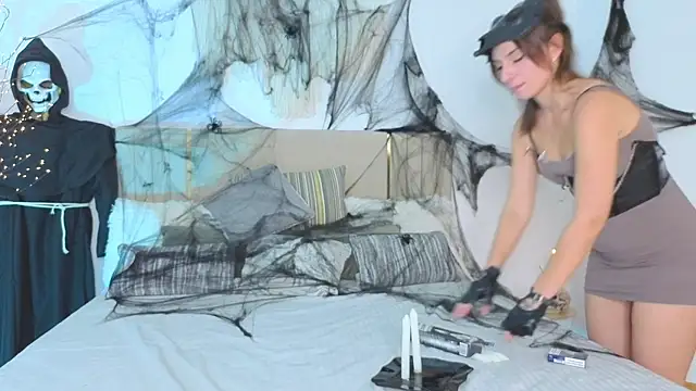 Snapshot of Little_mia__ chatting on 10-24-25, 10:06 Little mia   online show from 10-24-25, 10:06