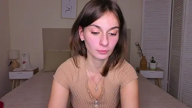 Snapshot of Little_mia__ chatting on 11-24-25, 10:31 Little mia online show from 11-24-25, 10:31