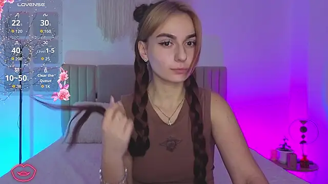 Snapshot of Little_mia__ chatting on 02-15-26, 10:50 Little mia online show from 02-15-26, 10:50