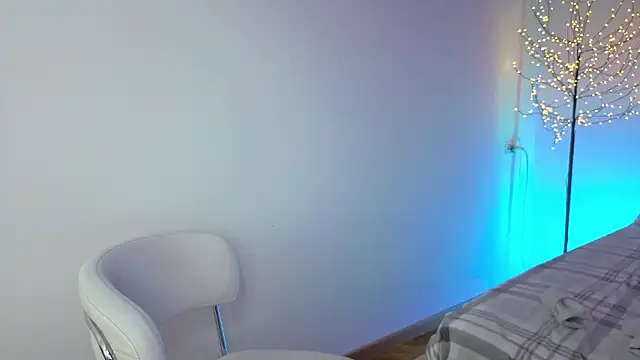 Snapshot of Little_mia__ chatting on 02-22-26, 10:41 Little mia online show from 02-22-26, 10:41