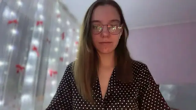 Snapshot of Vietero chatting on 02-06-26, 07:28 Vietero online show from 02-06-26, 07:28