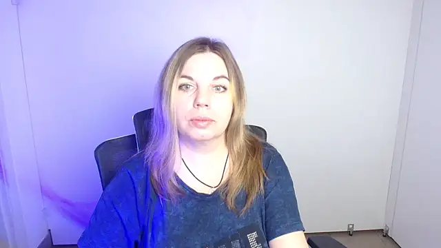 Snapshot of Jessica_Amore chatting on 10-14-25, 05:41 Jessica Amore online show from 10-14-25, 05:41