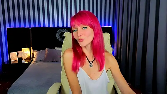 Snapshot of BrandyBloom chatting on 10-08-25, 07:11 BrandyBloom online show from 10-08-25, 07:11