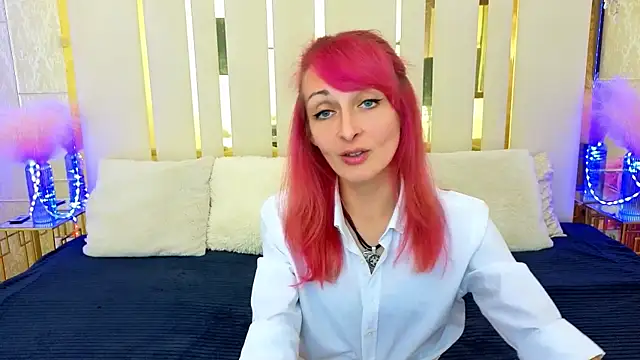 Snapshot of BrandyBloom chatting on 10-26-25, 02:56 BrandyBloom online show from 10-26-25, 02:56