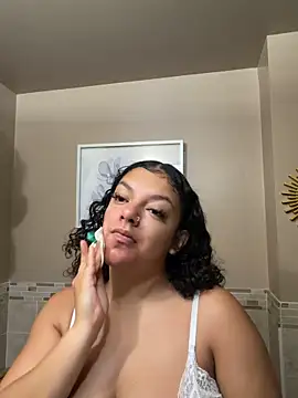 Snapshot of allybluee777 chatting on 02-04-26, 12:33 allybluee777 online show from 02-04-26, 12:33