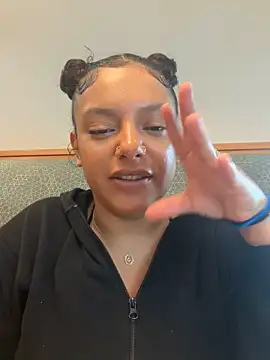 Snapshot of allybluee777 chatting on 03-02-26, 01:40 allybluee777 online show from 03-02-26, 01:40