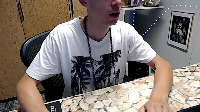 Snapshot of sakiramissy chatting on 10-24-25, 05:37 sakiramissy online show from 10-24-25, 05:37