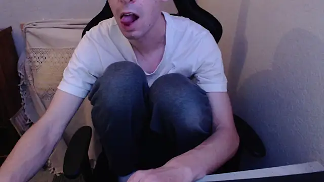 Snapshot of sakiramissy chatting on 11-18-25, 08:46 sakiramissy online show from 11-18-25, 08:46