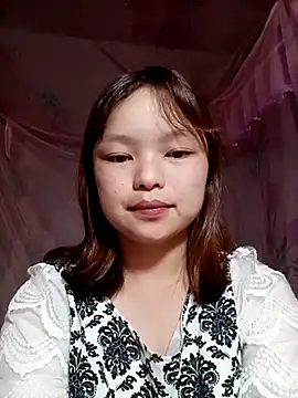 Snapshot of XoiXoi232 chatting on 09-11-25, 11:32 XoiXoi232 online show from 09-11-25, 11:32