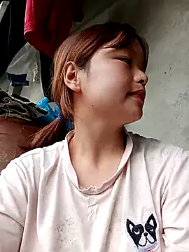 Snapshot of XoiXoi232 chatting on 09-16-25, 01:17 XoiXoi232 online show from 09-16-25, 01:17