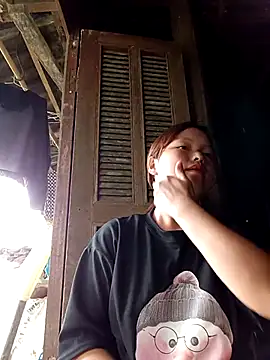 Snapshot of XoiXoi232 chatting on 09-23-25, 02:03 XoiXoi232 online show from 09-23-25, 02:03