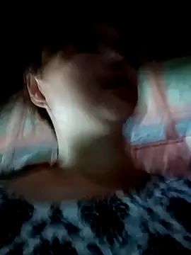 Snapshot of XoiXoi232 chatting on 09-25-25, 03:32 XoiXoi232 online show from 09-25-25, 03:32