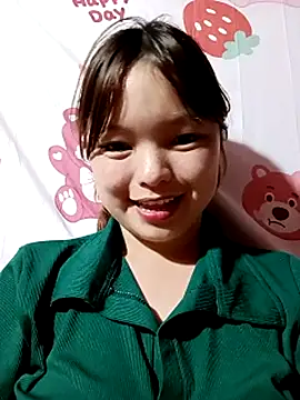 Snapshot of XoiXoi232 chatting on 10-11-25, 12:04 XoiXoi232 online show from 10-11-25, 12:04