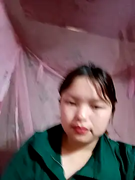 Snapshot of XoiXoi232 chatting on 10-12-25, 12:09 XoiXoi232 online show from 10-12-25, 12:09