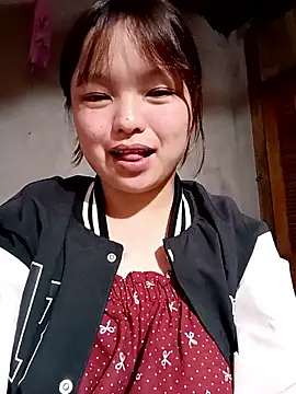 Snapshot of XoiXoi232 chatting on 10-22-25, 01:22 XoiXoi232 online show from 10-22-25, 01:22