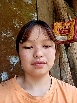 Snapshot of XoiXoi232 chatting on 10-23-25, 05:07 XoiXoi232 online show from 10-23-25, 05:07