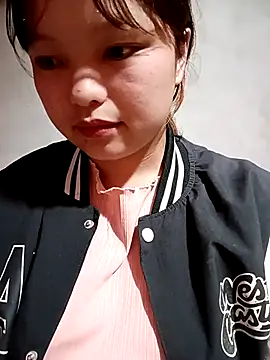 Snapshot of XoiXoi232 chatting on 10-25-25, 01:40 XoiXoi232 online show from 10-25-25, 01:40