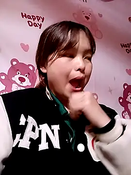 Snapshot of XoiXoi232 chatting on 11-04-25, 01:43 XoiXoi232 online show from 11-04-25, 01:43