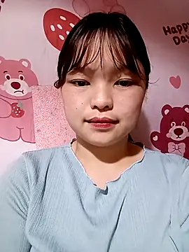 Snapshot of XoiXoi232 chatting on 11-11-25, 02:44 XoiXoi232 online show from 11-11-25, 02:44