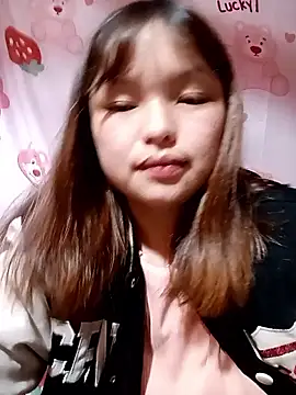 Snapshot of XoiXoi232 chatting on 11-18-25, 10:20 XoiXoi232 online show from 11-18-25, 10:20