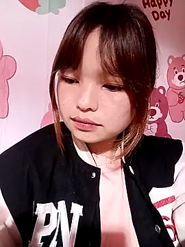 Snapshot of XoiXoi232 chatting on 11-19-25, 12:54 XoiXoi232 online show from 11-19-25, 12:54