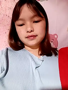 Snapshot of XoiXoi232 chatting on 11-25-25, 01:05 XoiXoi232 online show from 11-25-25, 01:05