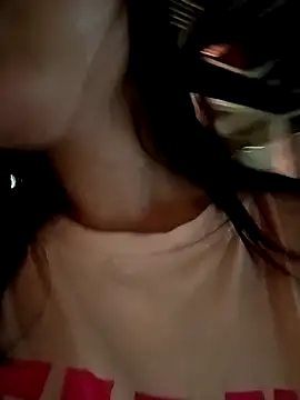 XoiXoi232 online show from 04-27-26, 01:47