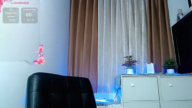 Snapshot of _Jenniyah_ chatting on 09-19-25, 01:51 Jenniyah online show from 09-19-25, 01:51