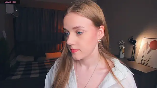 Snapshot of OdellaFrake chatting on 09-18-25, 07:16 OdellaFrake online show from 09-18-25, 07:16