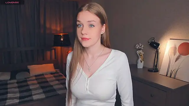 Snapshot of OdellaFrake chatting on 09-19-25, 08:20 OdellaFrake online show from 09-19-25, 08:20