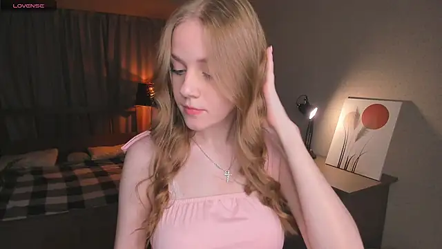 Snapshot of OdellaFrake chatting on 10-12-25, 07:13 OdellaFrake online show from 10-12-25, 07:13