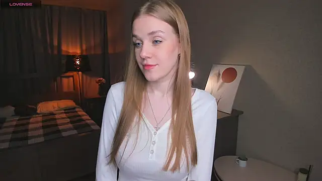 Snapshot of OdellaFrake chatting on 11-06-25, 07:26 OdellaFrake online show from 11-06-25, 07:26