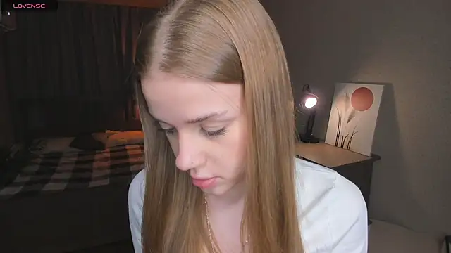 Snapshot of OdellaFrake chatting on 11-21-25, 07:34 OdellaFrake online show from 11-21-25, 07:34