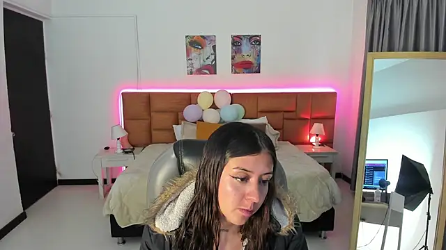 Catti Brie online show from 05-14-26, 11:39