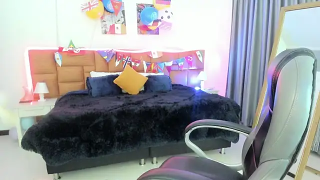 Snapshot of Catti_Brie chatting on 07-08-26, 11:37 Catti Brie online show from 07-08-26, 11:37